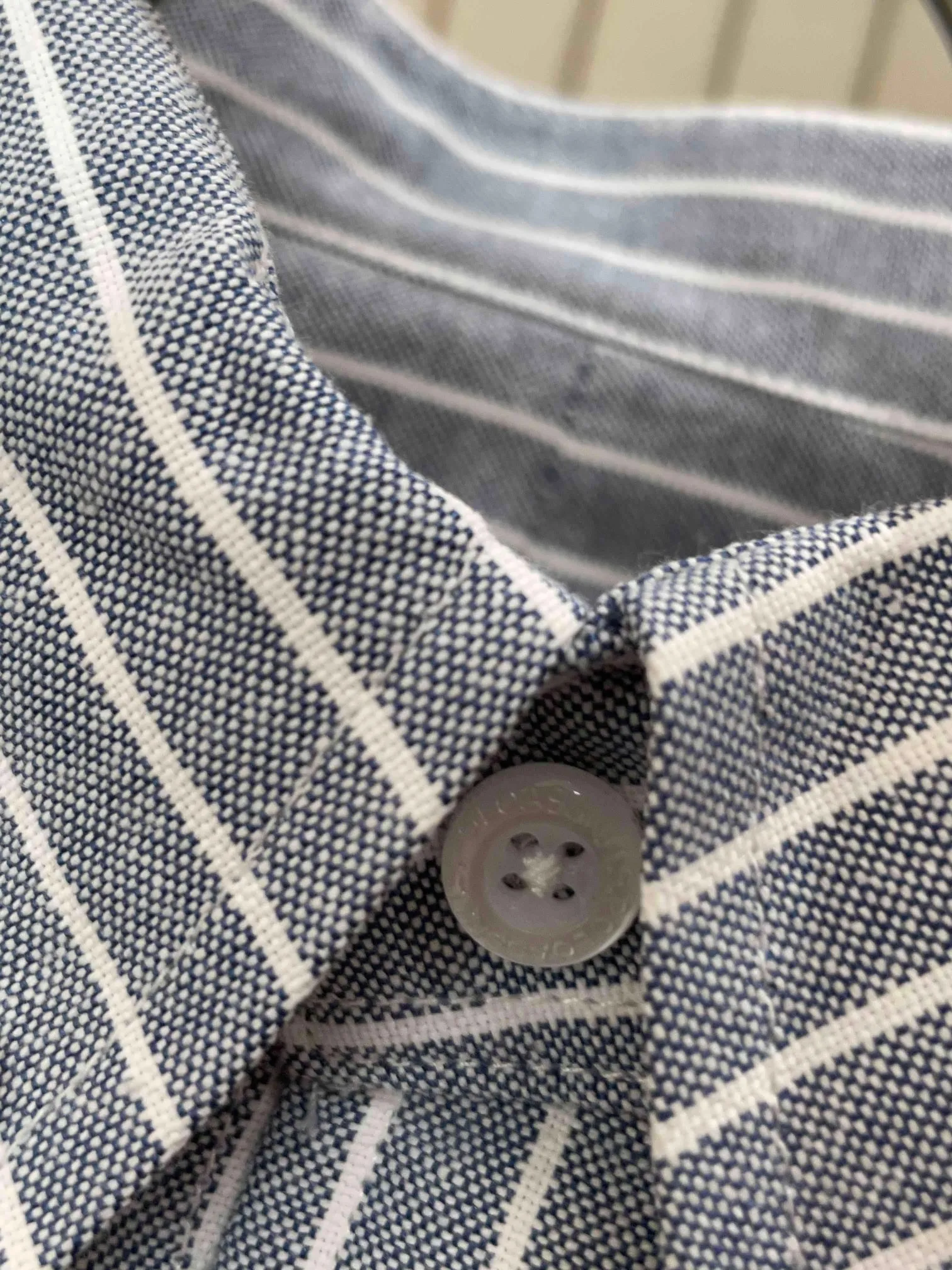 P220 🌸🌸🌸 POLO Ralph Lauren [High Quality] Classic shirt! The classic casual shirt made of pure cotton Oxford cloth has a unique design. It has a simple, clean and classic silhouette design. It is a versatile style that can be switched at will. The fabric feels soft and delicate, highly breathable, and is close to the skin and comfortable to wear. It can be worn alone as an inner layer. Its versatile performance is beyond your imagination! The upper body of the ready-to-wear is simple and classic yet elegant! Size:M-XXL